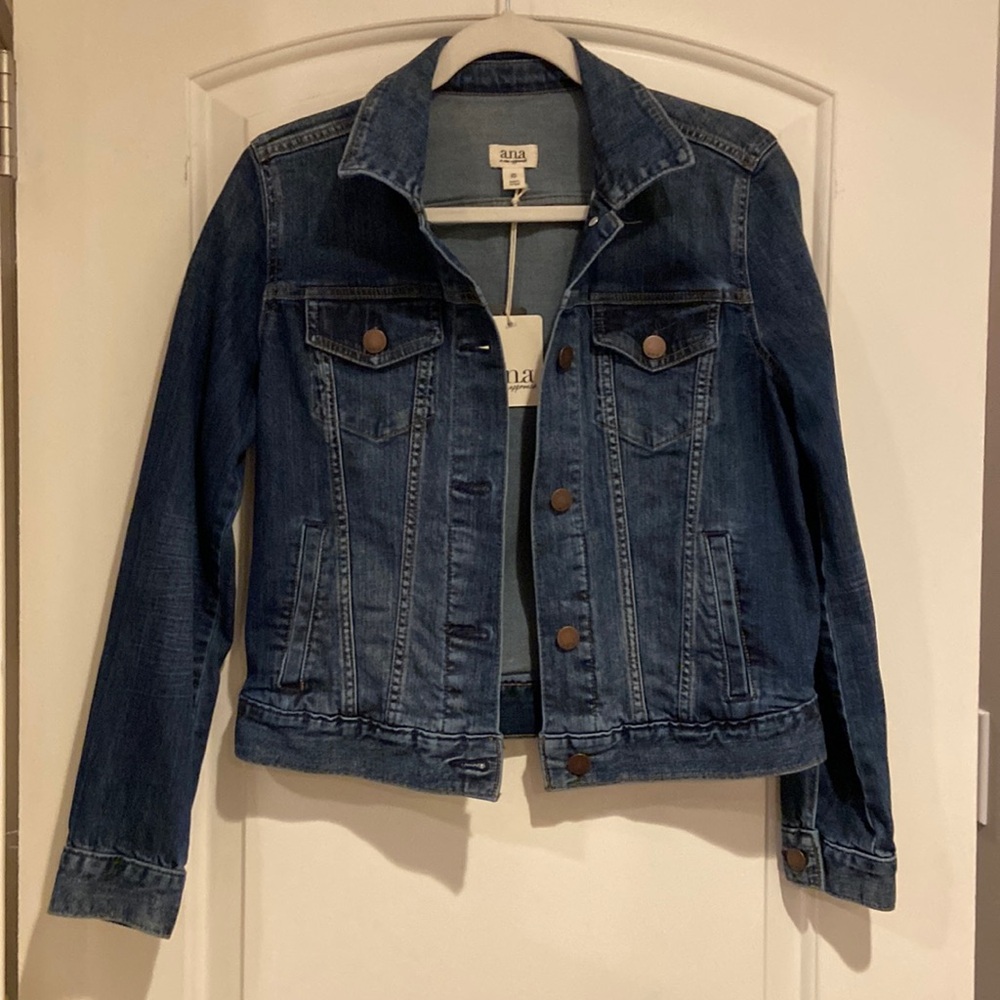 a.n.a. Women’s Jean Jacket Size XS NWT, blue denim soft and durable. - Picture 3 of 11